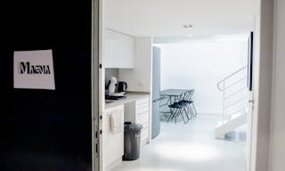 Un espace spacieux, lumineux et urbain, idéal pour des showroom, pop-up ou des expositions. - Image 5