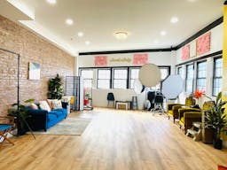 Spacious and Natural daylight studio - Image 0