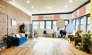 Spacious and Natural daylight studio - Image 0