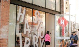 Light filled split level Storefront in the heart of Manhattan (with high ceilings and multiple rooms) - Image 15