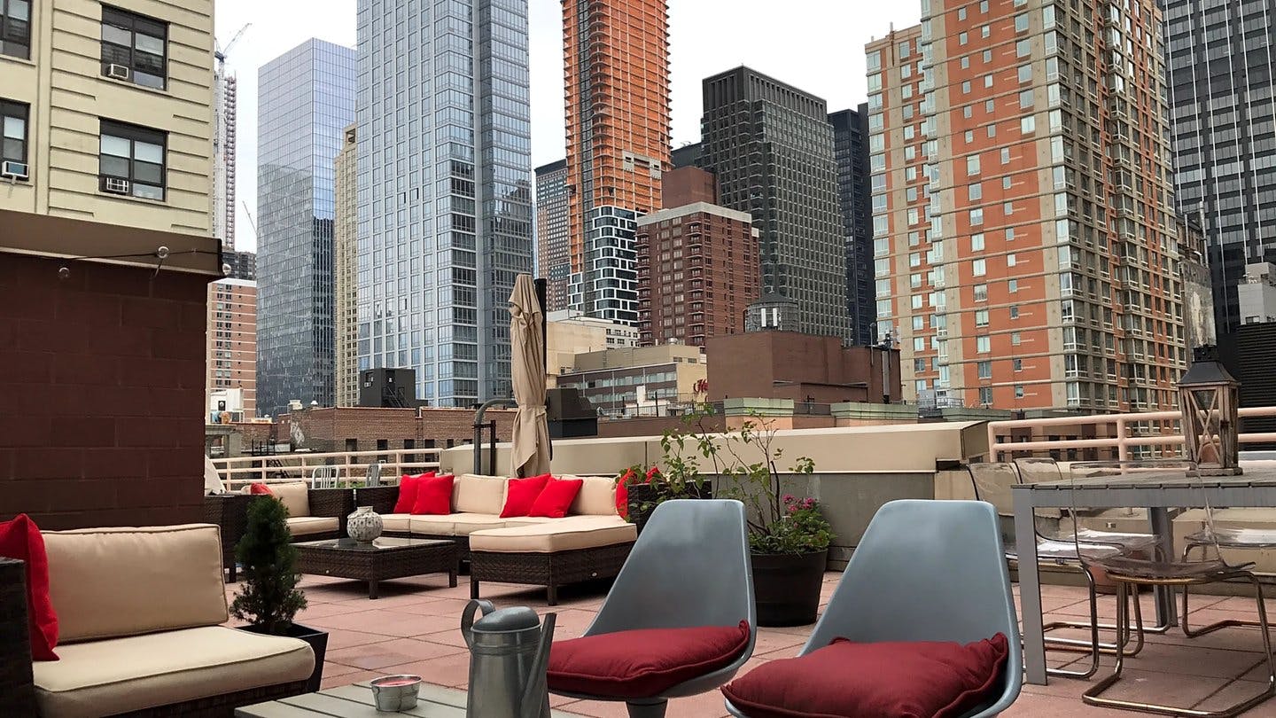Beautiful 130 sqm Midtown Manhattan Terrace at 287 W 43rd St