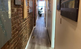 Stylish Art Gallery & Creative Rental Space - Image 4