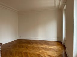 Perfect Showroom in Saint-Germain - Image 4