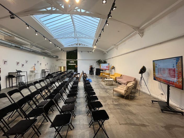 Superb Creative Space in Le Marais - Image 3