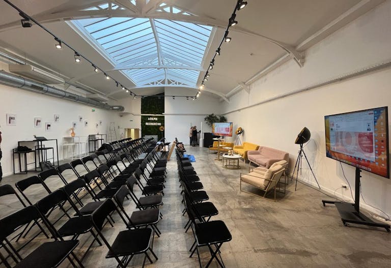 Superb Creative Space in Le Marais - Image 3