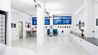 Showroom e spazio espositivo nella cornice dei Navigli di Milano - Image 1