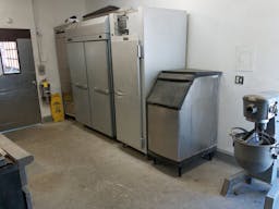 Art Deco / Industrial / Art gallery / Retail / Coffee Shop / Open Kitchen Bar Space Available for Shoots, Events - Image 9