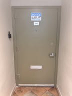 Elegant Pink Venue in Downtown NYC: Ideal for Glam Services & Stylish Events - Image 4