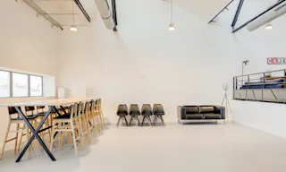 La Verrière Totale - L'univers d'un loft new-yorkais dans une ancienne usine réhabilitée - Image 7
