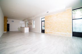 Stunning 2 Level Space in Brooklyn - Image 0