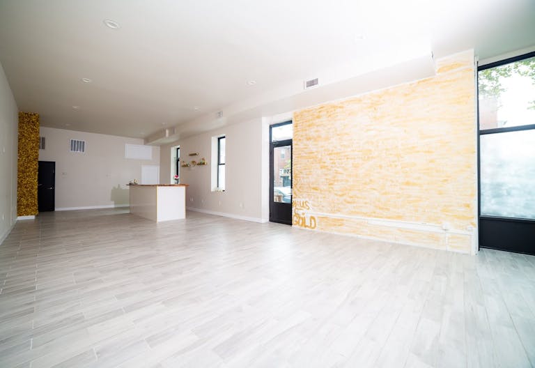 Stunning 2 Level Space in Brooklyn - Image 0