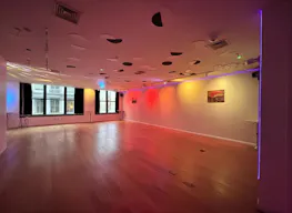 Entire Floor in SOHO with 2 extra rooms! - Image 27