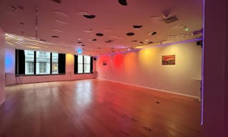 Entire Floor in SOHO with 2 extra rooms! - Image 27