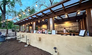 Swoop House in East Austin - Image 6