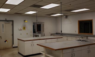 2 story building in grate location, close to downtown Seattle, Magnolia and Ballard center. It has 12 designated parking spaces and garage. Updates available.. - Image 1