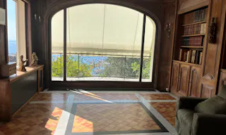 Un jardin qui plonge sur la baie des Ange's et le port a Nice pour créer un événement - Image 5