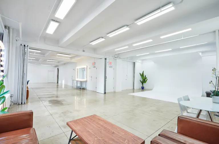 14AB  Manhattan Showroom PopUp Event Rental Space 2,000 sq. ft  - Image 0