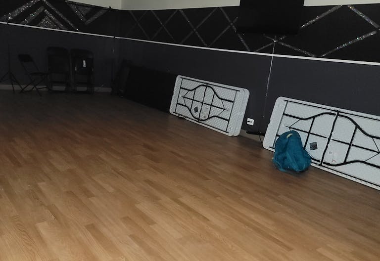 KREATIVE STUDIO ON CHICAGO SOUTH SIDE - Image 2