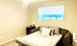 Lovely Central Austin Duplex! - Image 8