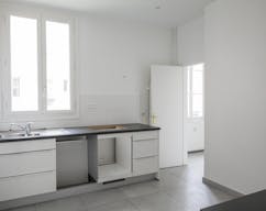 Spectacular Showroom in Saint-Germain - Image 9