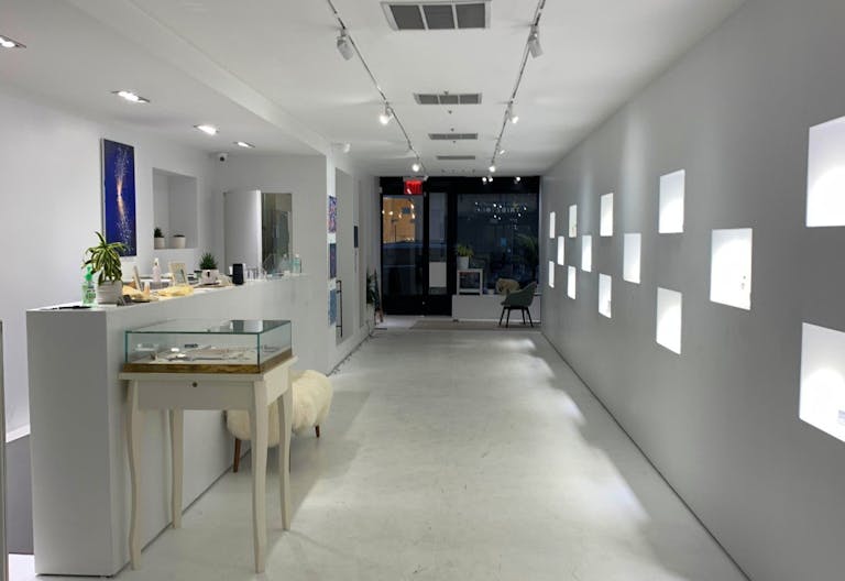 Luxury Boutique in the Heart of the West Village - Image 2