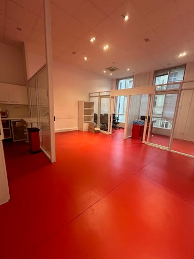 salle de conferance et bureaux ouverts  - Image 4