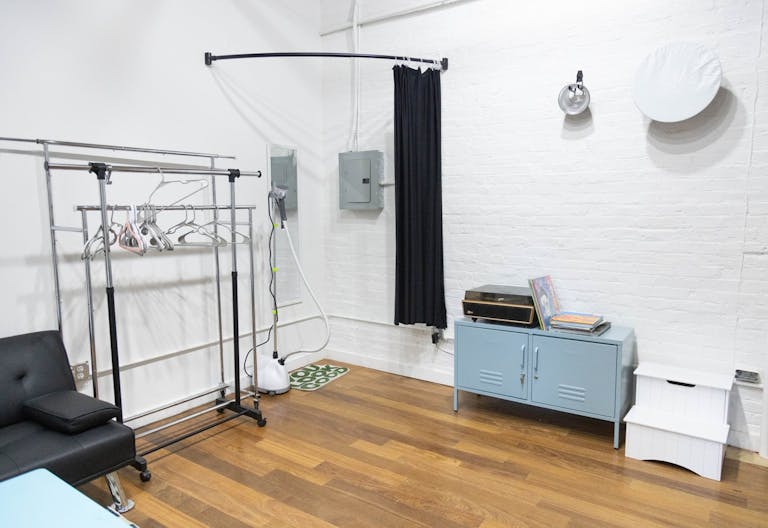 Stunning Dumbo Studio: Natural Light, Brooklyn Bridge Nearby, Full Equipment & Services! - Image 2