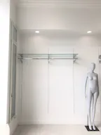Beverly Hills Fashion Showroom/Retail Shop Space - Image 7