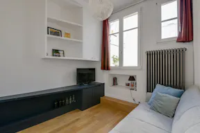 Bel appartement haussmannien avec balcon et vue tour Eiffel (max. 12 personnes) - Image 9