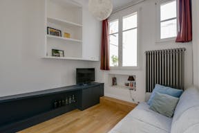 Bel appartement haussmannien avec balcon et vue tour Eiffel (max. 12 personnes) - Image 9