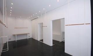 Debelleyme Boutique Ephémère with high exposure - Image 5