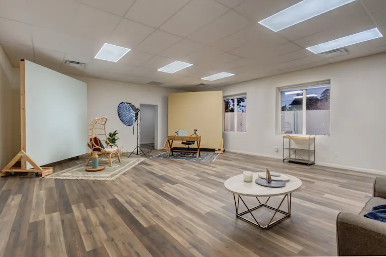 Unique Space with Interchangeable Walls - Image 0