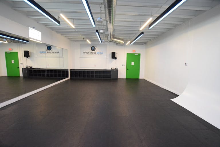 Dance Studio in Miami Shores - Image 1