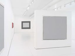 White cube gallery space available for pop-up rentals - Image 2