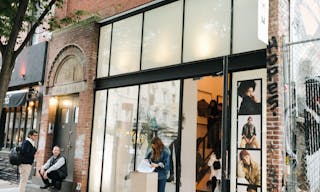 Light filled split level Storefront in the heart of Manhattan (with high ceilings and multiple rooms) - Image 1