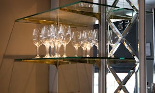 Elegant Retail Space at Historic Hotel Bristol - Image 30