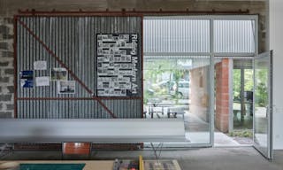 Espace de 100m2 de type atelier connect� � un jardin et � la rue-lieu polyvalent et charmant - Image 0