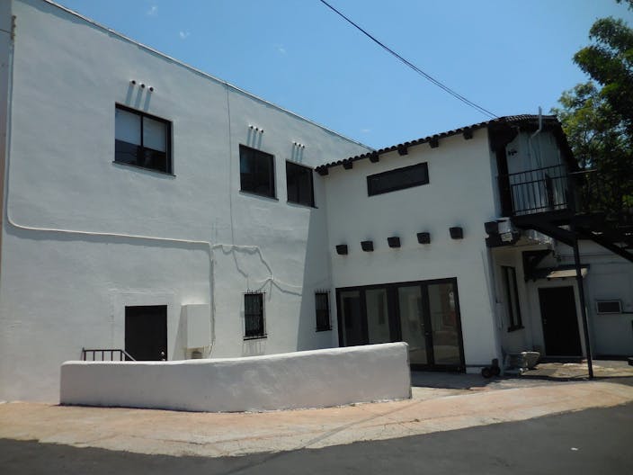 Ground Floor and Window Panel Advertising Space - prime retail pop-up space - Image 4