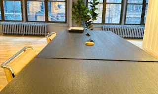 Luxury Apparel Showroom for High-End Fashion Brands - Image 7