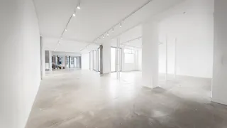 Large Showroom Rue Froissart - Image 7