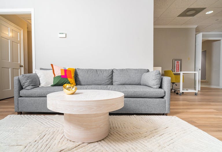 Training Room - Seats 40! Amenities! - Image 4