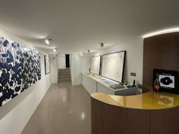Galerie d'art contemporain atypique - Image 3