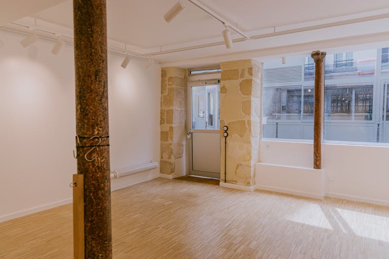 Immaculate show room in the center of Paris - Marais  - Image 1