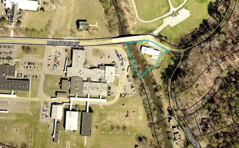 Downtown Ellijay River Side Commercial Rental