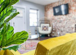 Modern Style Content Creation House - Image 4