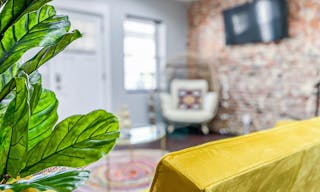 Modern Style Content Creation House - Image 4