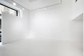 Espace white cube sur rue en plein Marseille - Image 2