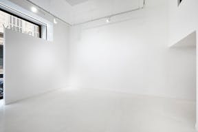 Espace white cube sur rue en plein Marseille - Image 2