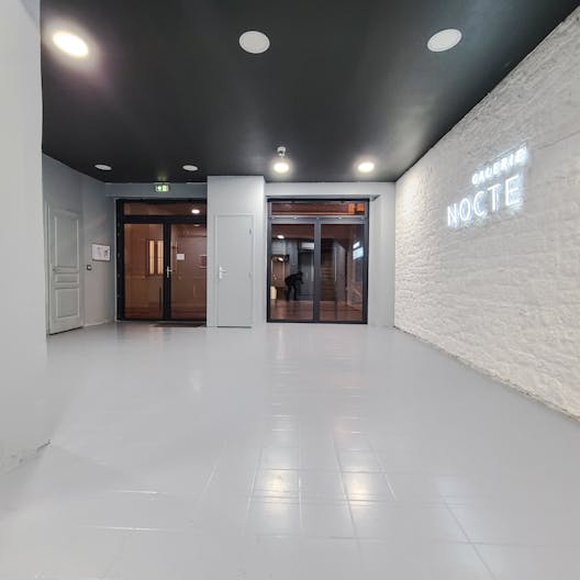 Perfect exhibition / event / pop-up space combined with a private speakeasy bar near the center of Paris - Image 1