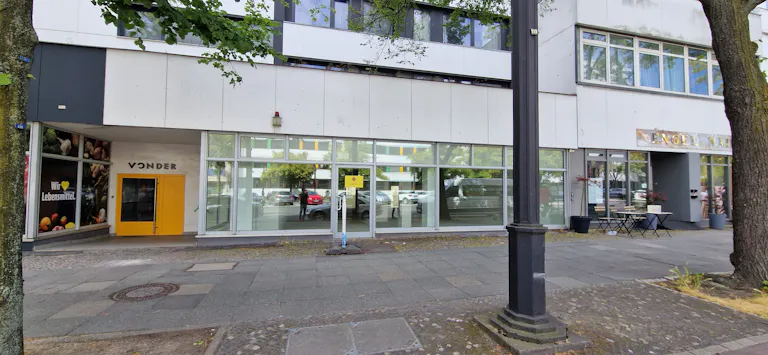 Pop-Up Space Near Deutsche Oper, Charlottenburg - Image 2